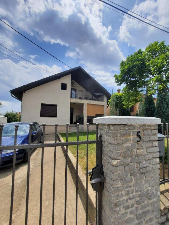Ferienwohnung Galerija Park 1 Aranđelovac Exterior foto